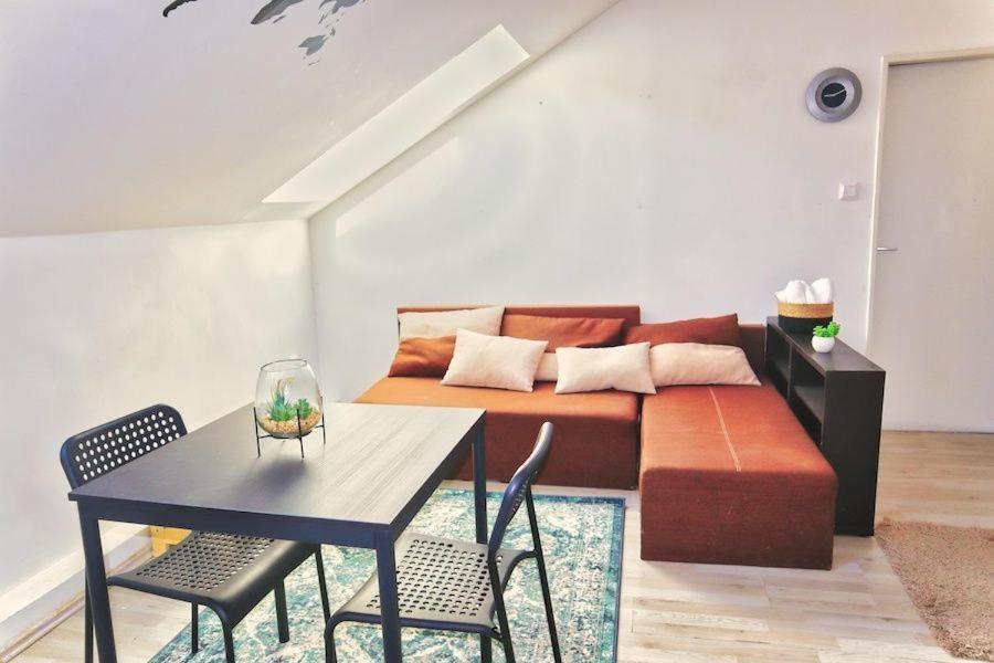 A Private Room In City Center In Bratislava Exterior foto