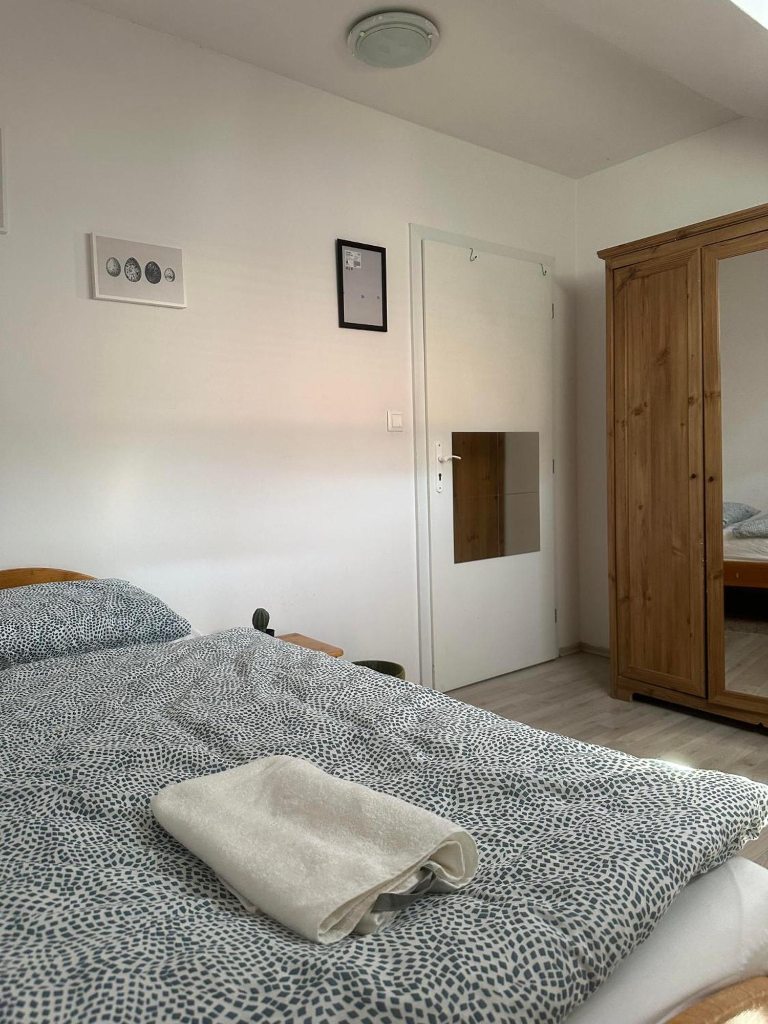 A Private Room In City Center In Bratislava Exterior foto